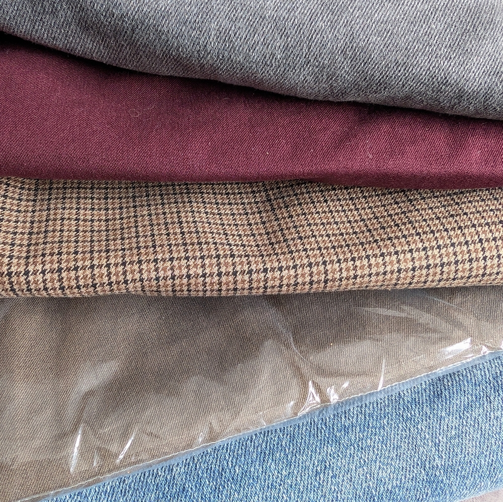 Bundle Of 5 Plus Size 30 Pants From Old Navy Fits 4X / 5X $320 Value